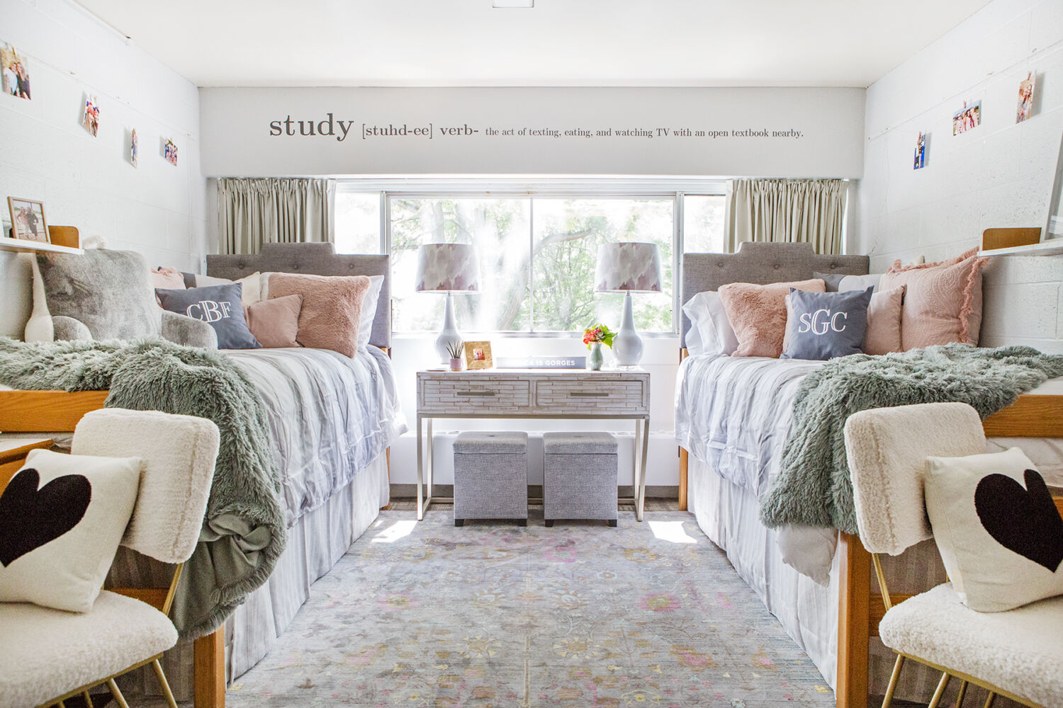 Tips and Tricks to Decorating a Fabulous Freshman Dorm Room